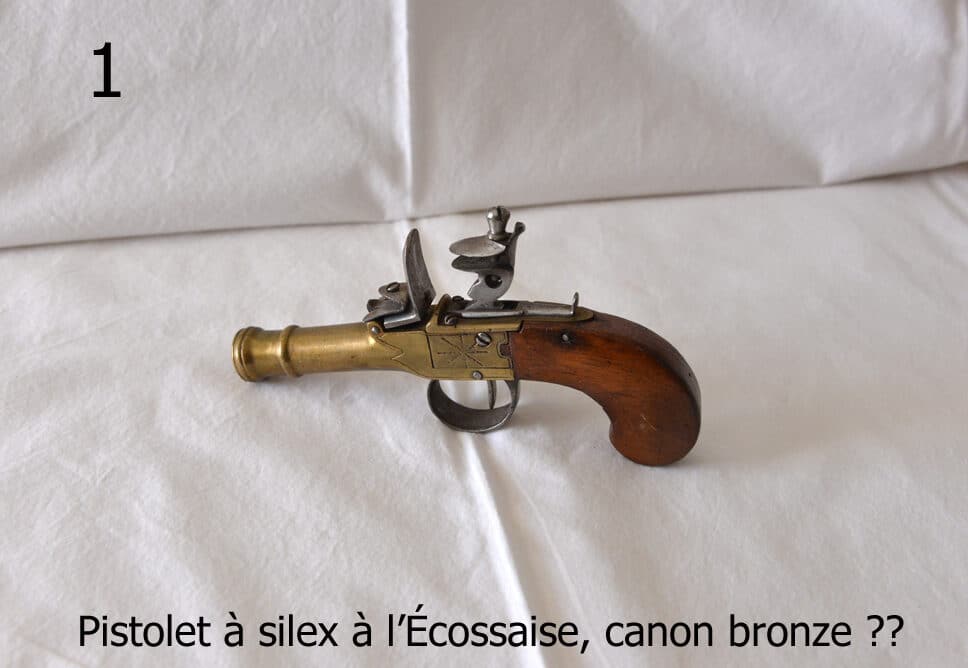 Pistolet, canon bronze.