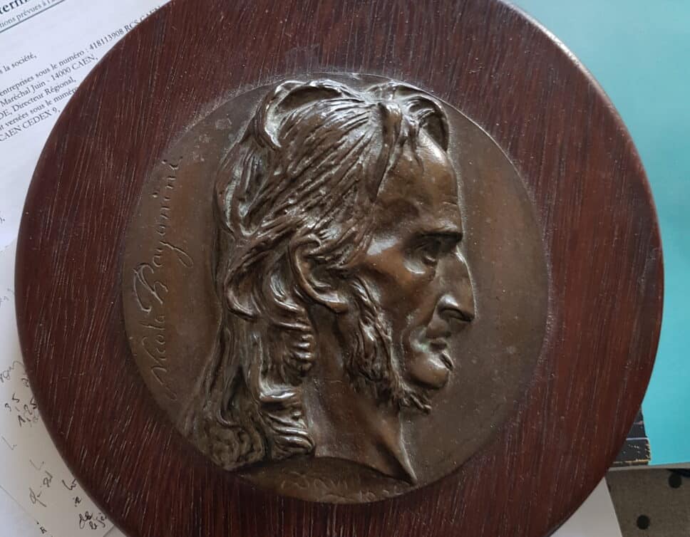 Médaillon en bronze de Nicolo Pagnini par Pierre-Jean David d’Angers 1830
