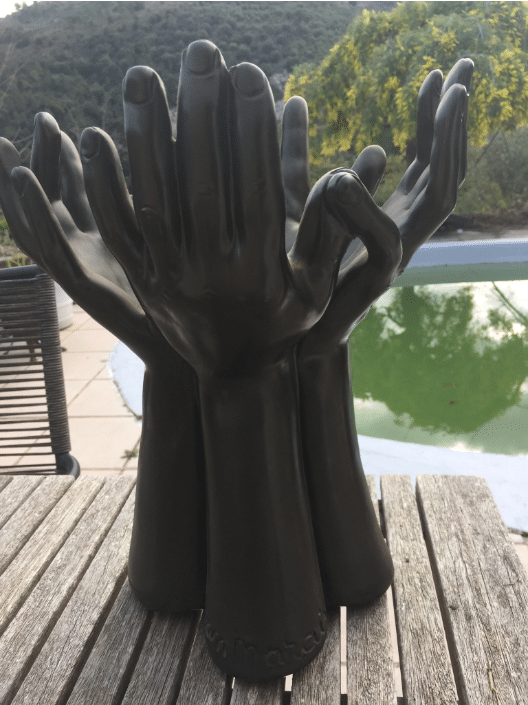 vase mains Jean Marais noir