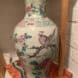 Estimation de l’Art d’Asie: Lot de 3 Vases Chinois – 2 Sans Marquage, 1 avec Couvercle et Marquage.