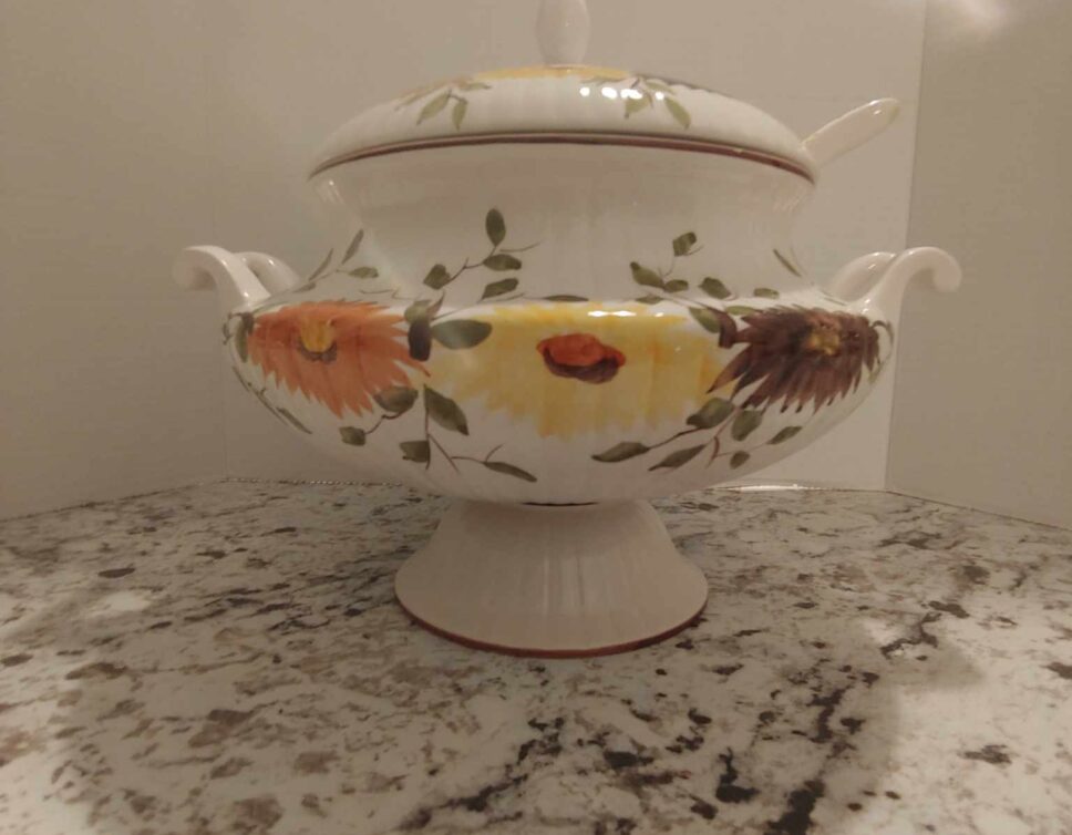 Estimation de prix pour une Ceramique Ancienne: Bol de Soupe Vintage en Bonne Condition.