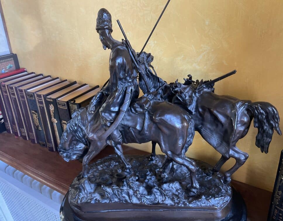 "Estimation De La Sculpture 'La Prise De Guerre' En Bronze De L'artiste ...