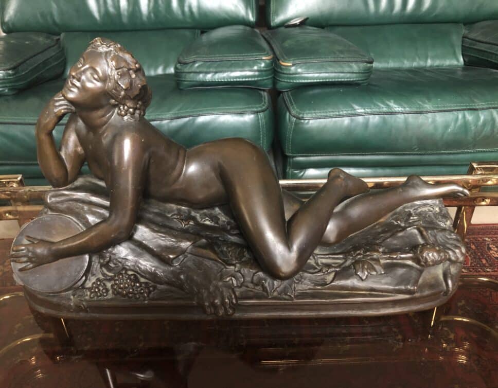 Estimation de sculpture en bronze du fondeur V Thiebaut : une femme à la vigne