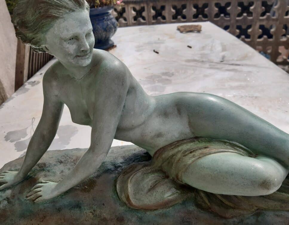 Estimation Sculpture : Femme nue en Terre cuite vert antique par Ugo Cipriani – 70cm x 30cm